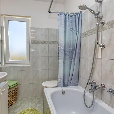 بيت ضيافة Azra